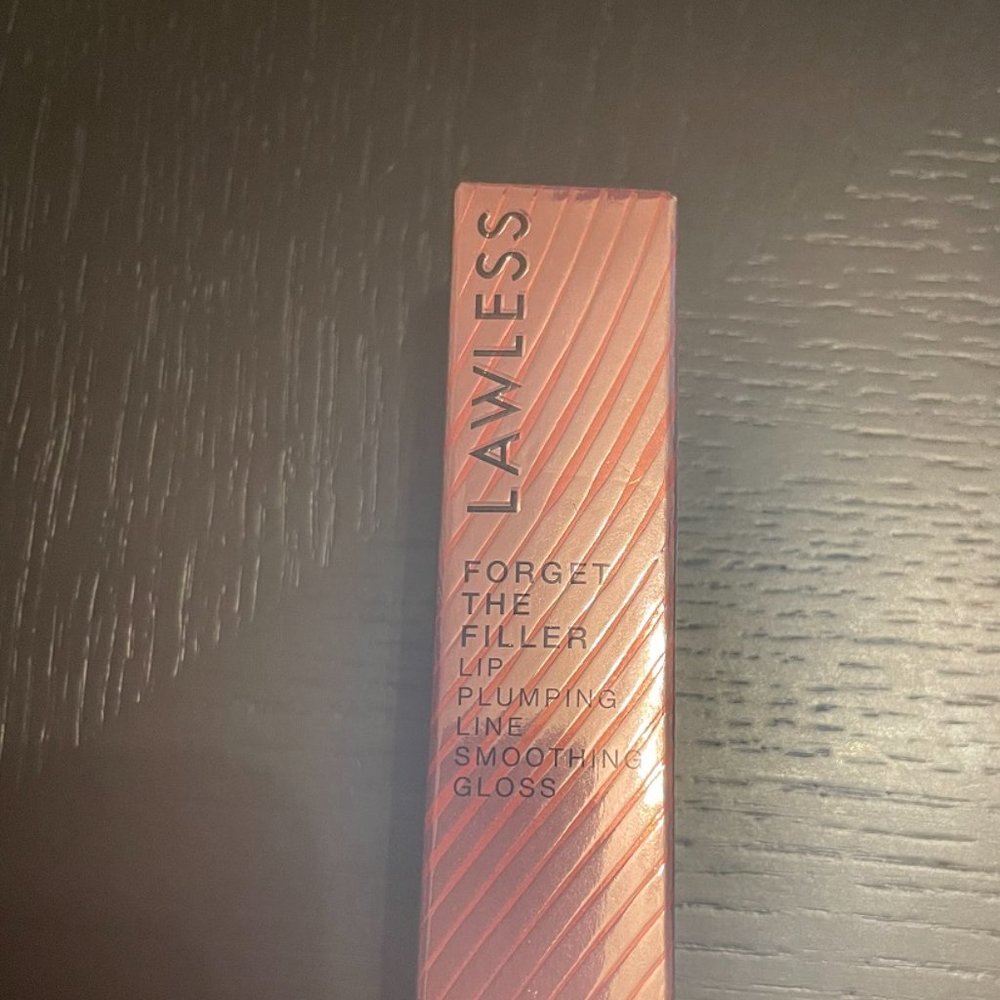 ✨CLOSET CLEAR OUT ✨ LAWLESS - Forget the filler